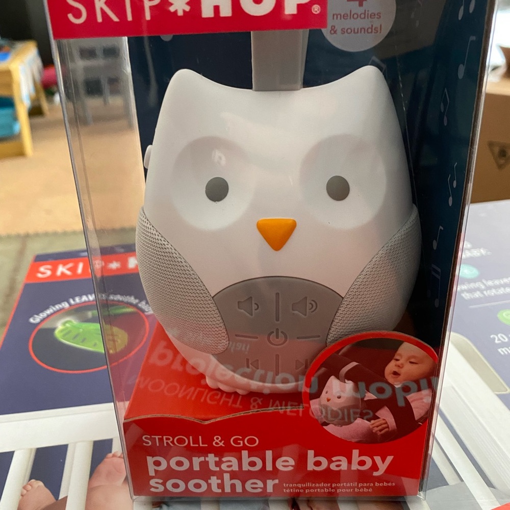 Skip hop portable baby soother